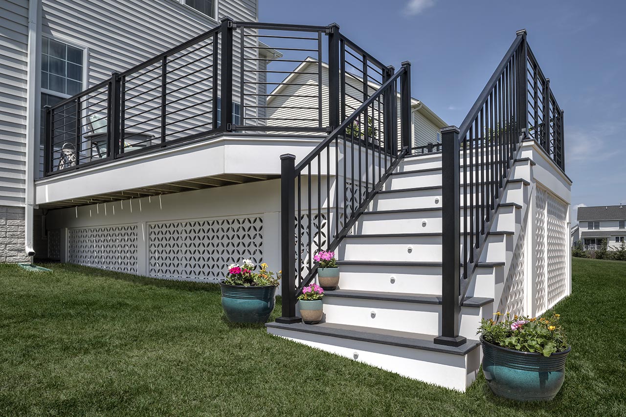 sig-krisner-011-bk-rod-rail-lighting-lattice-stairs-grass Trex decks